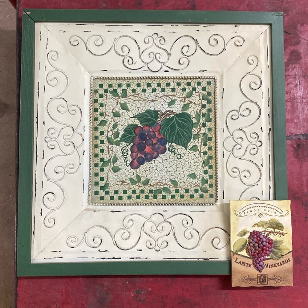 Bed‎ Bath and beyondVineyard wine grapes metal, resin, and wood wall decor set.